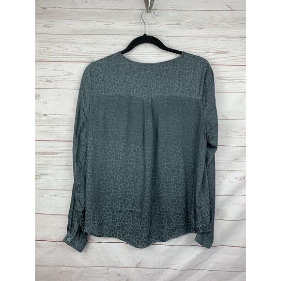 ASOS ICHI Blouse Womens Medium Grey Black‎ Animal print Long Sleeve Shirt V Neck - Picture 2 of 6